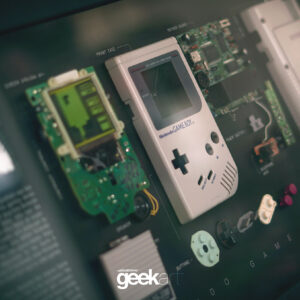 GEEK ART - GAME BOY EXPOSED.